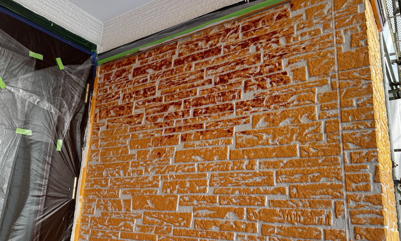 スプリングホームの職人がお客様からのご要望を忠実に再現！デザイン性を失うことなく耐久性に優れた外壁に生まれ変わります。